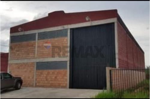 Alquilo depósito en limpio a pasos de abasto norte