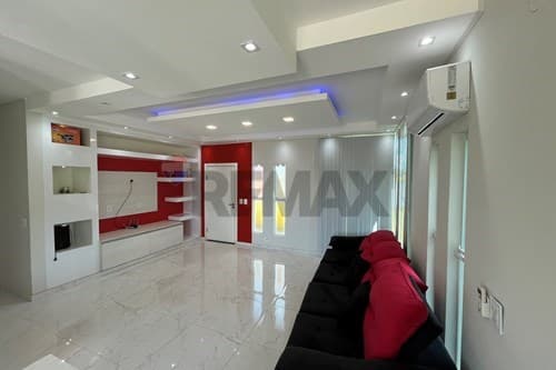 Amplio Terreno con Lujosa Casa en Venta — foto 2