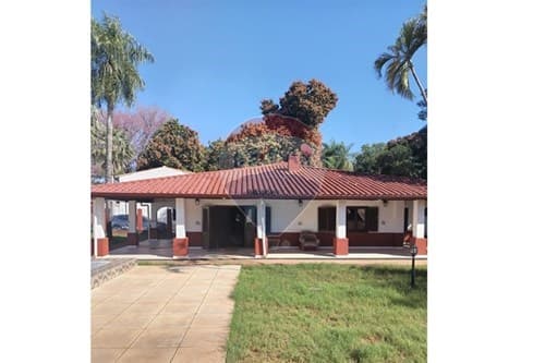 Vendo Casa en Areguá