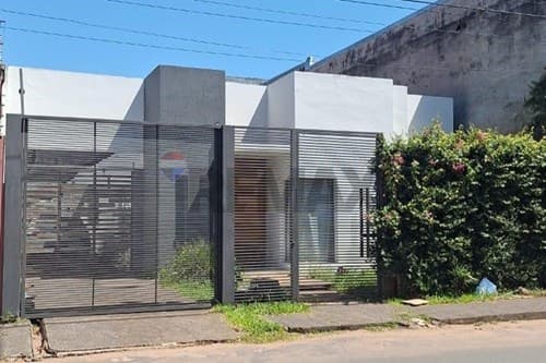 En Venta Casa en el Centro de San Lorenzo