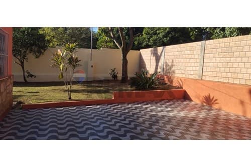 amplia residencia en Valle Kare Itaugua, foto 4