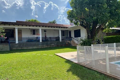 Se vende amplia residencia de 4 habitaciones — foto 3