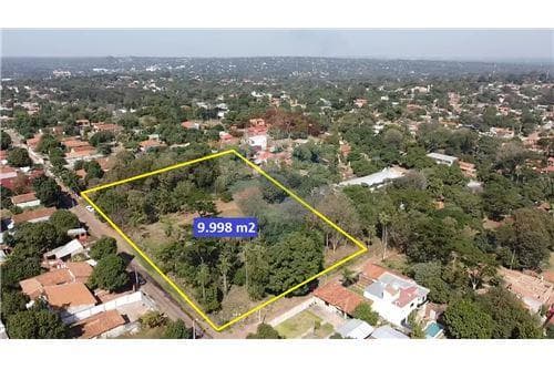 Vendo amplio terreno a 3 cuadras de acceso sur