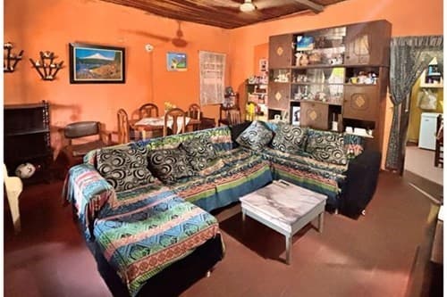 Casa de 6 dormitorios en Lambaré, invierta hoy