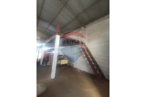 "Alquila Depósito en Itapúa: Amplio Espacio" — foto 3