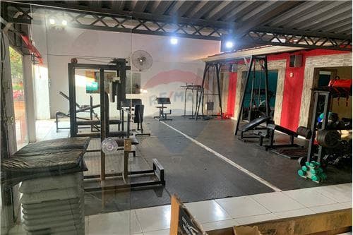 📣𝗟𝗢𝗖𝗔𝗟 𝗖𝗢𝗠𝗘𝗥𝗖𝗜𝗔𝗟 𝗔 𝟮𝟬𝟬 𝗠 𝗗𝗘 𝗟𝗔 𝗔𝗩𝗗𝗔. 𝗕𝗥𝗜𝗧𝗘𝗭 𝗕𝗢𝗥𝗚𝗘𝗦 -𝗟𝗨𝗤𝗨𝗘📣 — foto 2