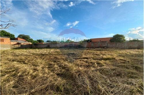 Amplio terreno de 1.270 m2 en m.r.a — foto 4