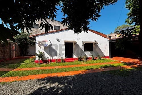 En venta | casa en laurelty, Luque