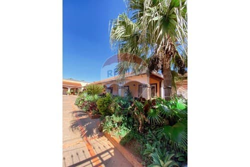 ¡Casa en venta con quincho y piscina! — foto 2