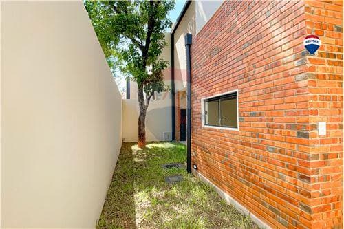 Duplex a estrenar en venta en Luque, foto 3