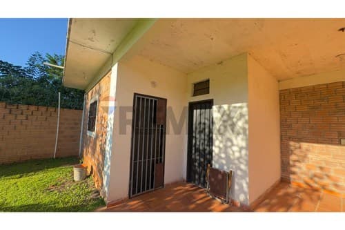 Casa con piscina en amplio terreno en Capiatá — foto 5