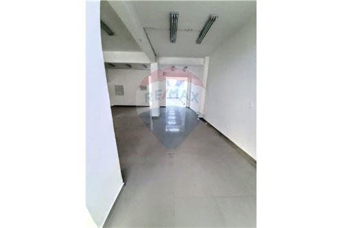 Amplio salon comercial pleno centro de Encarnacion — foto 5
