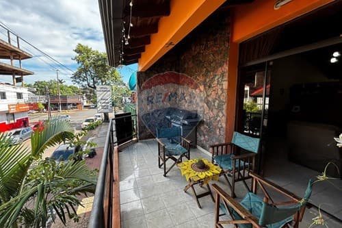 En venta casa céntrica con locales comerciales!! — foto 4