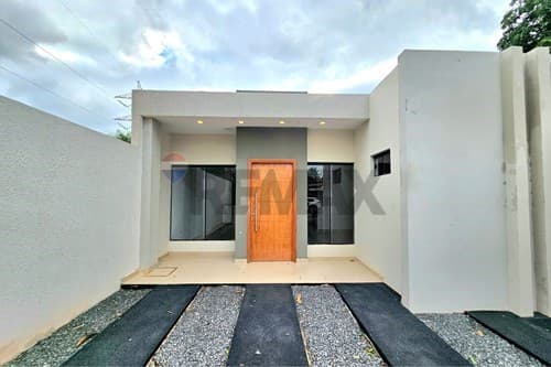 Duplex con jardin de 2 dormit. En isla bogado — foto 1