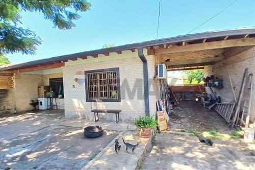 Casa en venta barrio san miguel caacupé — foto 1
