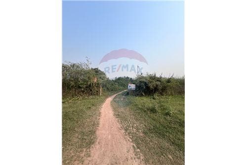 Importante terreno en chaco'i ubicado sobre ruta — foto 2