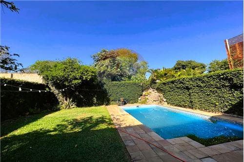 Importante propiedad a la venta, 600m2 a precio de terreno, barrio Los Laureles de Asunción — foto 4