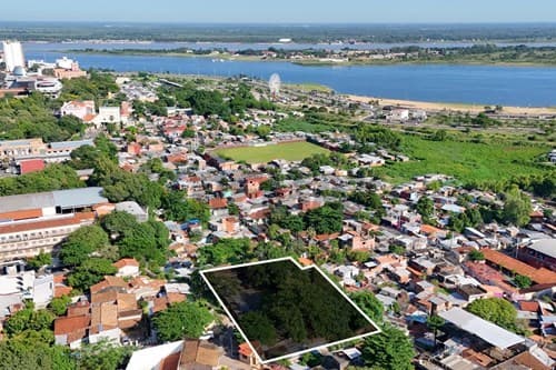 Terreno con vista a la costanera de Asunción