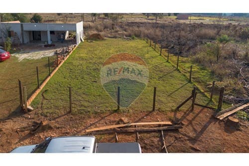 Terreno en venta km 11 monday