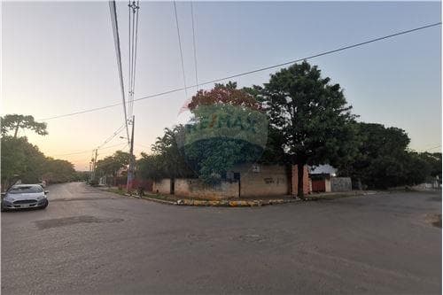 ⚠️terreno en estrategica esq. De loma pyta‼️