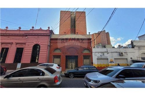 Local comercial sobre alberdi c/ gral diaz