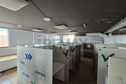 Oficina amoblada de 2 pisos en el centro — foto 3