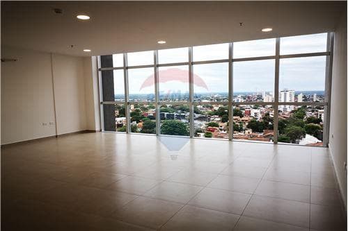 Importante oficina con gran vista en el centro