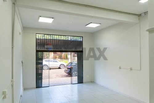 Salón Comercial en Alquiler — foto 2