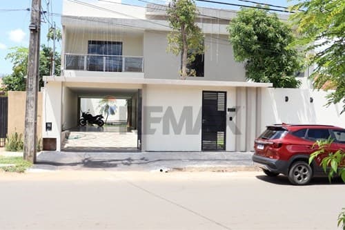Residencia en Cuarto Barrio Luque