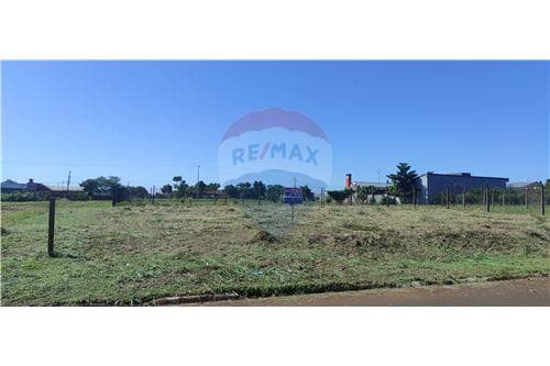 Venta terreno en barrio residencial - hohenau
