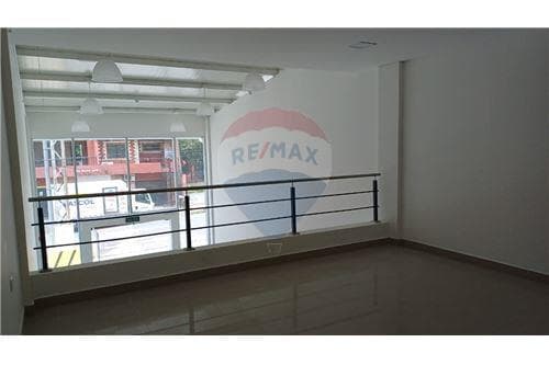Local Comercial ubicado en Ykua Sati, Asunción — foto 3