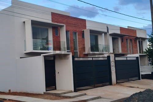 ¡Dúplex Moderno en Luque, Ideal y Céntrico!