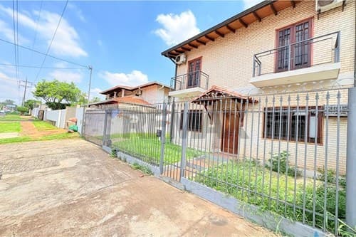 Vendo casa sobre avenida laguna grande