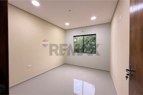 Dúplex a estrenar Barrio Laurelty Av Brítez Borges — foto 5