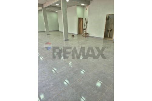 salón comercial en Cabañas — foto 4