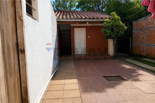 🏡 Hogar con Amplio Patio en Capiatá