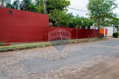 Terreno con construcción en Santísima Trinidad — foto 2