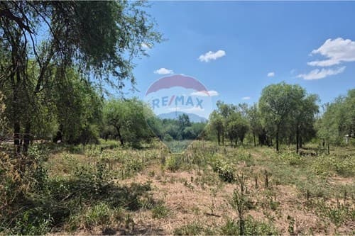 ¡Invierte en Filadelfia! Terreno Comercial