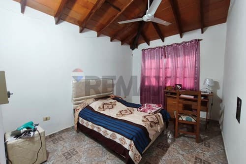 amplia casa en el Barrio la Mercedes — foto 3