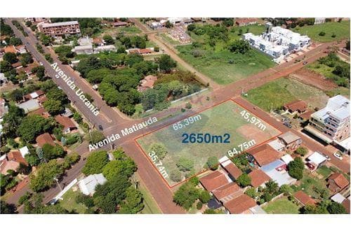 Amplio lote en venta con 3 frentes — foto 3