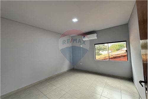 Casa en esquina barrio palomar - lambare — foto 4