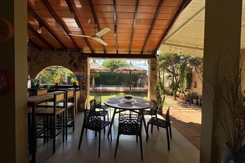 hermosa casa con piscina en Loma Pyta — foto 2