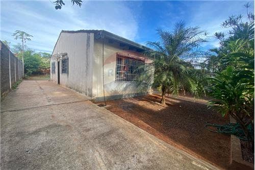 En venta casa en capiata - barrio cerrito