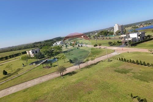 Terreno en Barrio Joven 1 de Costa del Lago