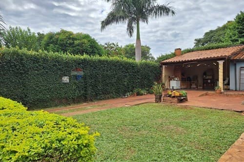 Venta de propiedad en Barrio Laurelty Luque