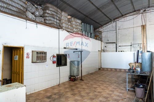 Depósito con Showroom en Venta — foto 2