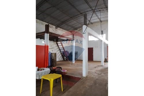 "Alquila Depósito en Itapúa: Amplio Espacio" — foto 4