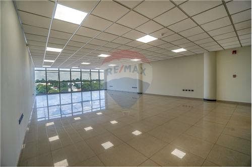 En Venta - Oficina en Sky Center