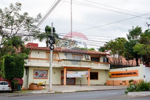 Terreno con construcción en Santísima Trinidad — foto 4