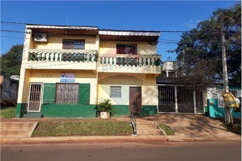 Casa de dos plantas con patio — foto 3